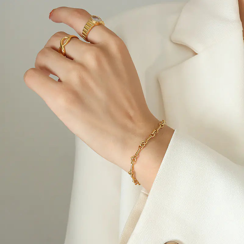 Copper Ring Buckle Jewelry Set – Necklace & Bracelet Duo